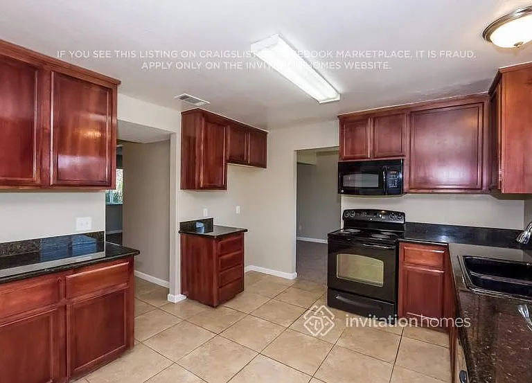 560 E Wigeon Way — Photo 6