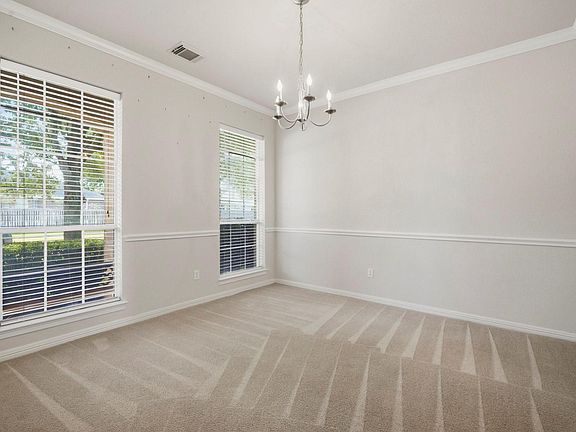 4th image of 505 Burham Ln