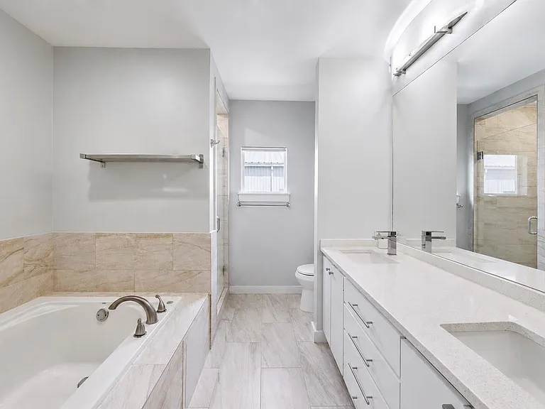 616 Lester St — Photo 15