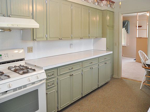 3rd image of 2331 Plainview Dr