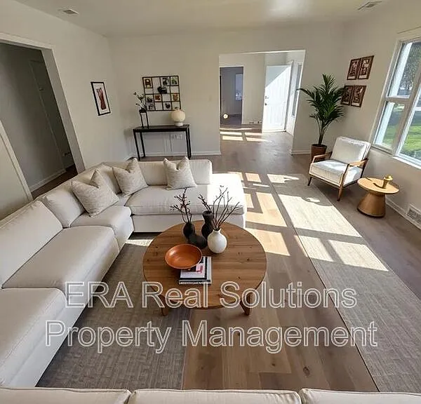 1665 Elaine Rd — Photo 1