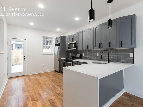 5th image of 2631 Dickinson St
