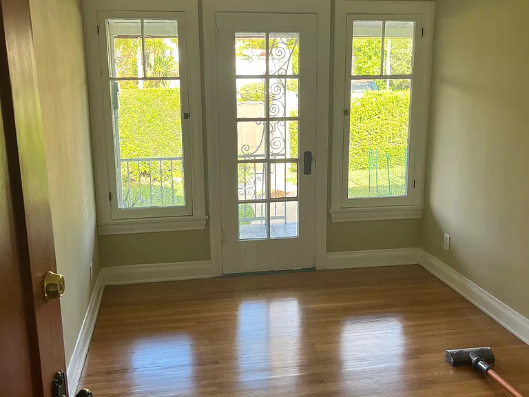 800 N Orange Grove Ave — Photo 18