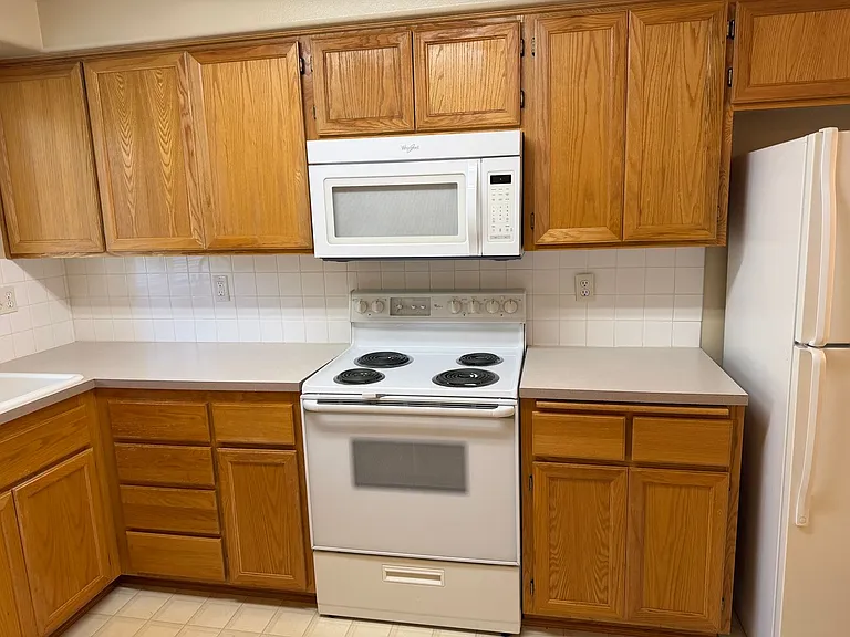 1638 Fetters Loop — Photo 14
