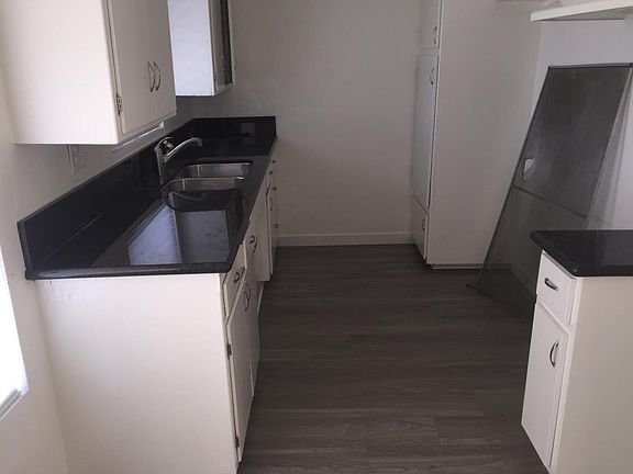5th image of 3017 W 2nd St APT 3
