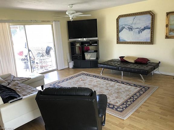 3rd image of 824 Buttonwood CT