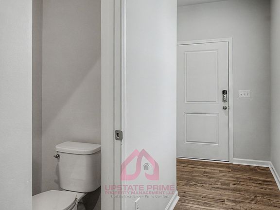 3rd image of 378 Highline Trl