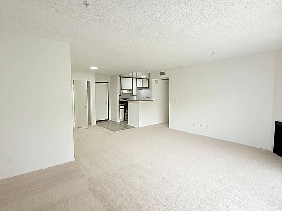 3rd image of 400 S Westmoreland Ave APT 314
