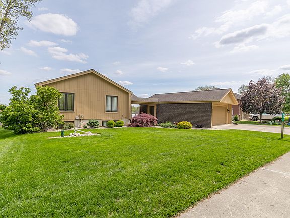 4th image of 9072 Hickory Ln
