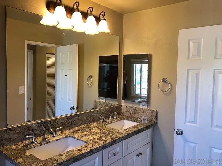 7425 Charmant Dr #2912 — Photo 8