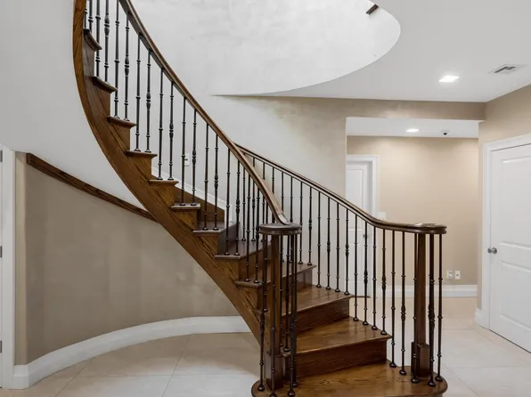 2107 Avenue N image 7 of 58