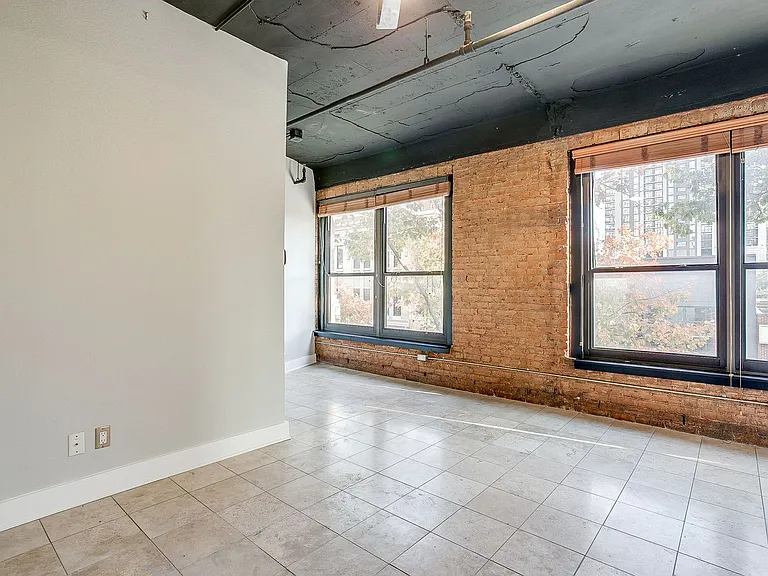 910 Houston St #301 — Photo 13