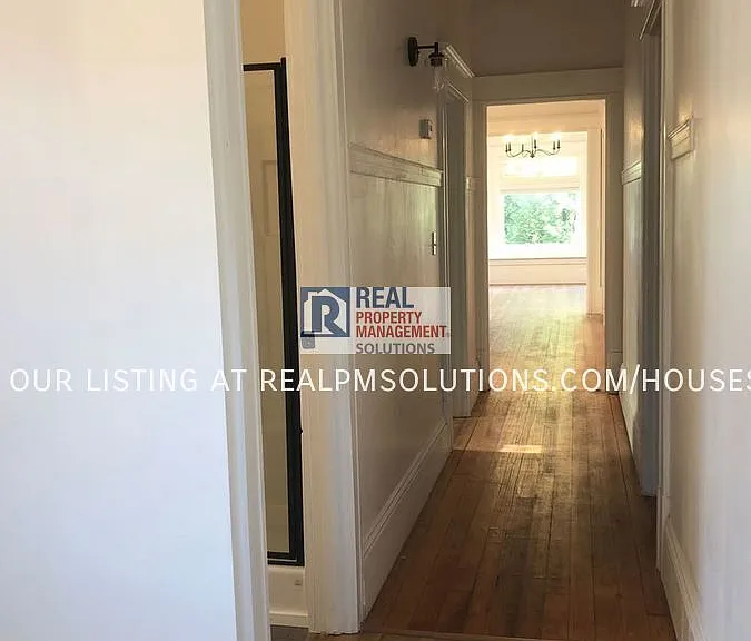 2223 NW Hoyt St — Photo 20