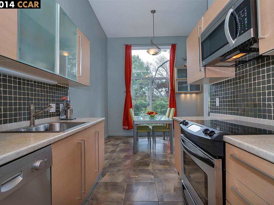 1st image of 320 N Civic Dr APT 315
