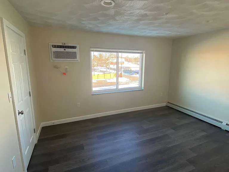 150 Stamford Ave — Photo 10