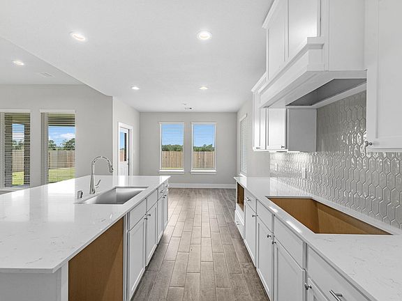 4th image of 3414 Everglade Ln