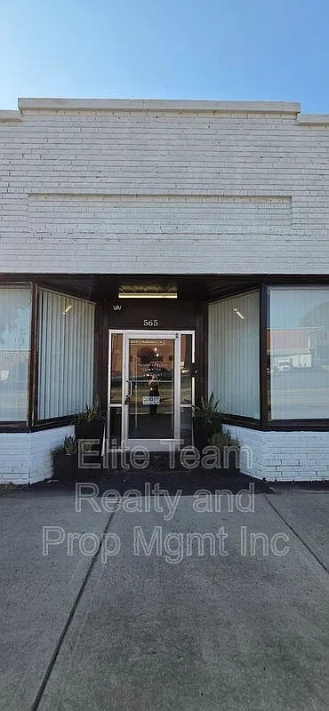 Studio, 960 sqft, $3,000 — Photo 2