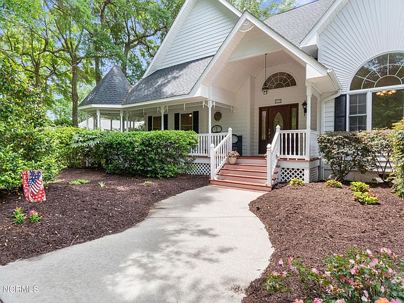 3rd image of 619 Oyster Bay Drive