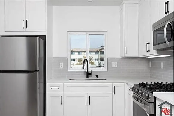 1319 S Saint Andrews Pl — Photo 3