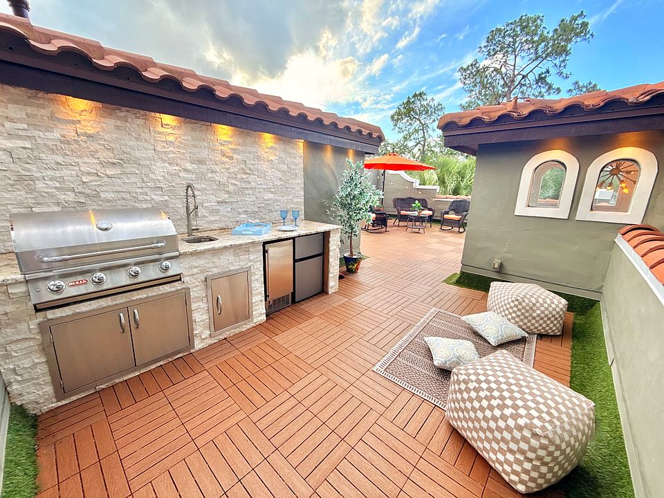 Rooftop outdoor kitchen