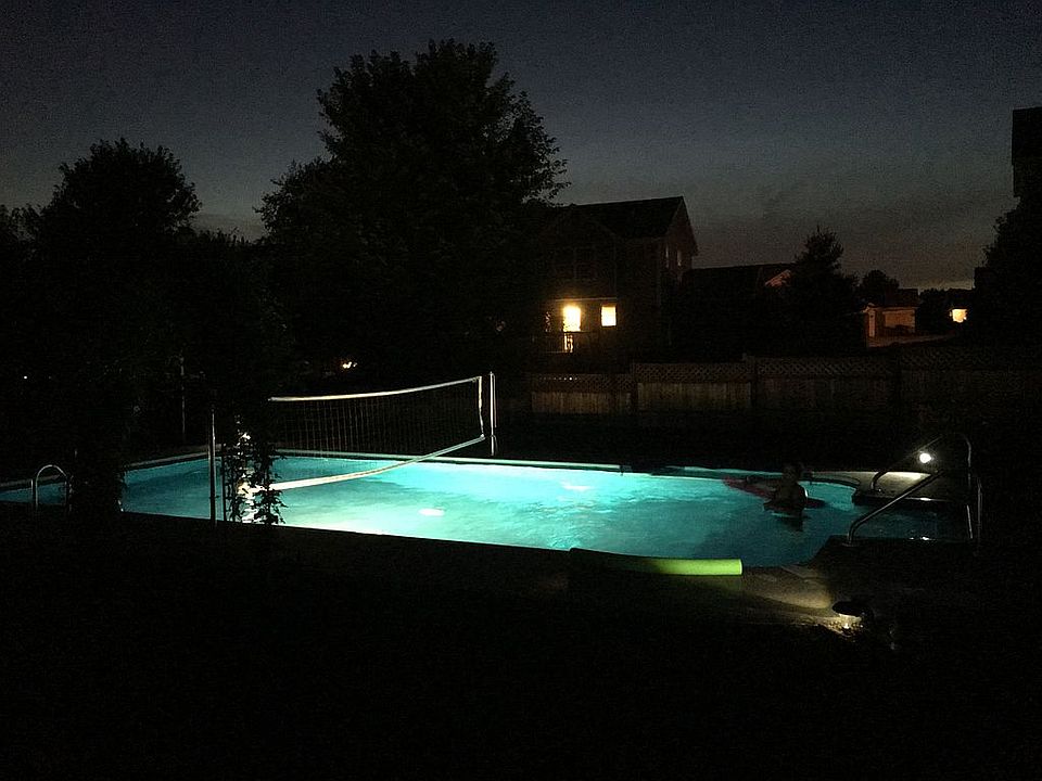 2nd image of 4550 Bartholomew Dr