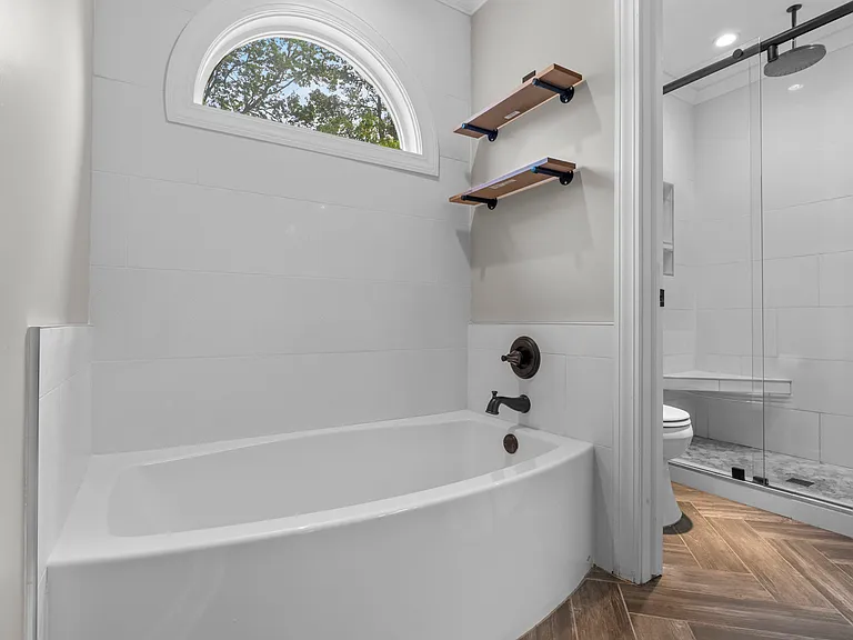 101 Hollingwood Dr — Photo 22
