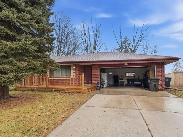 6326 W Bottsford Ave, Greenfield, WI 53220