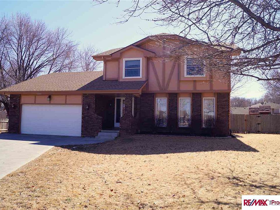 1st image of 2936 S 158th Cir