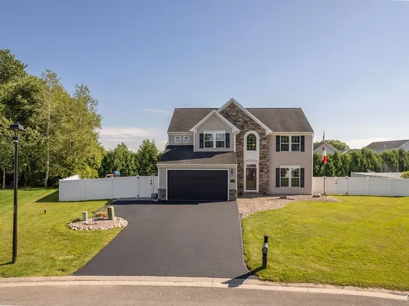 4489 Millstream Dr, Clay, NY 13041