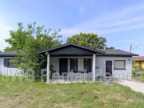 7762 Lake Park Dr, Jacksonville, FL 32208