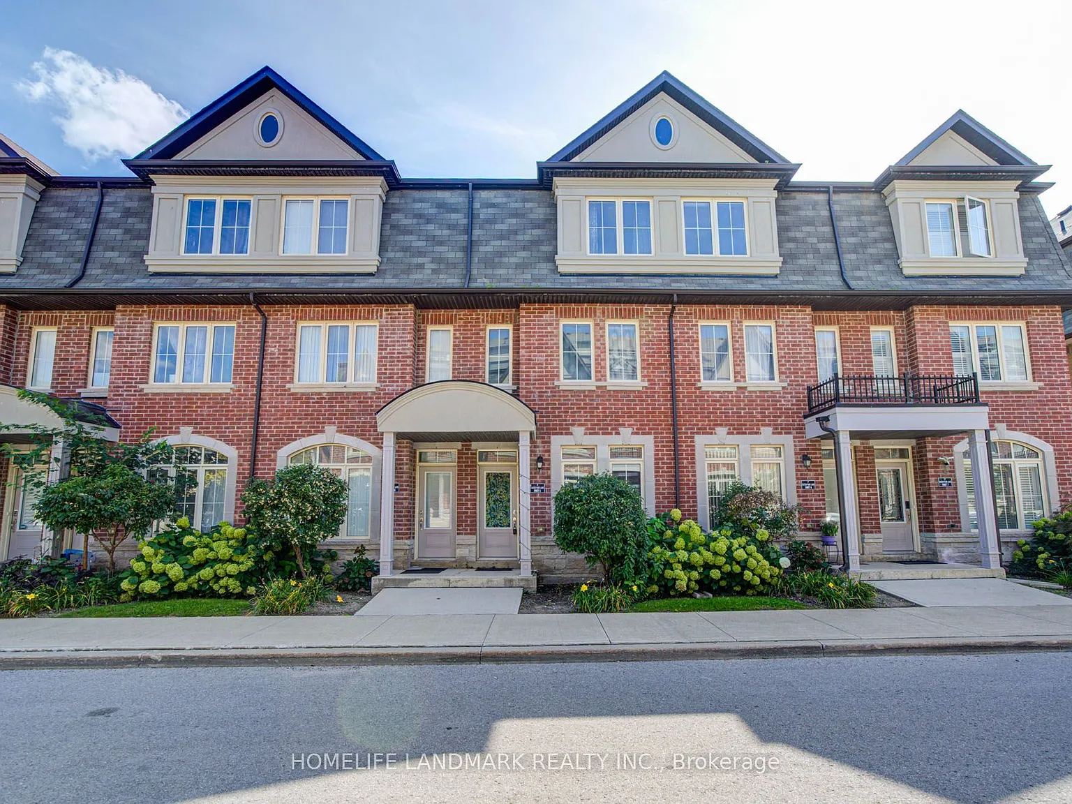 4 bed, $3,250 — Photo 1