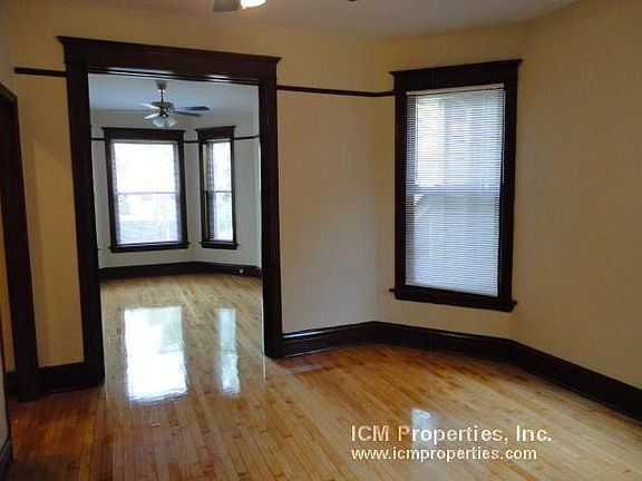 3rd image of 3637 N Paulina St #2C