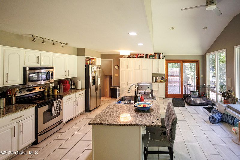 5th image of 19 Albin Road