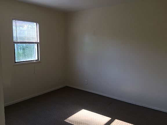 3rd image of 5115 Woodlawn Ave
