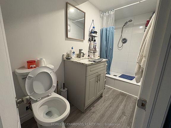 5th image of 207 Thorold Rd