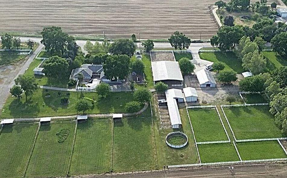Ranch home adjacent to Equestrian Center