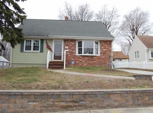 218 Saunders Ave, Bellmawr, NJ 08031