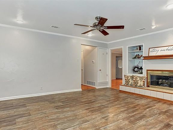3rd image of 2409 N Ricketts St