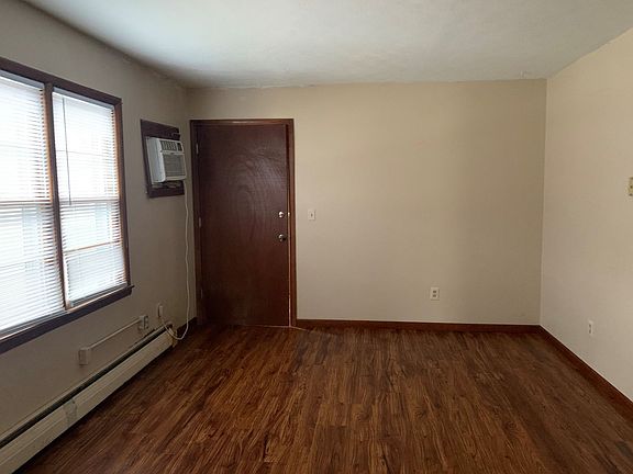 2nd image of 808 Roosevelt St APT 1