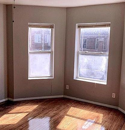 5th image of 6129 S Eberhart Ave