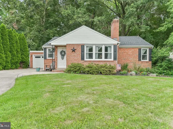 1401 Lakewood Dr, Wilmington, DE 19803