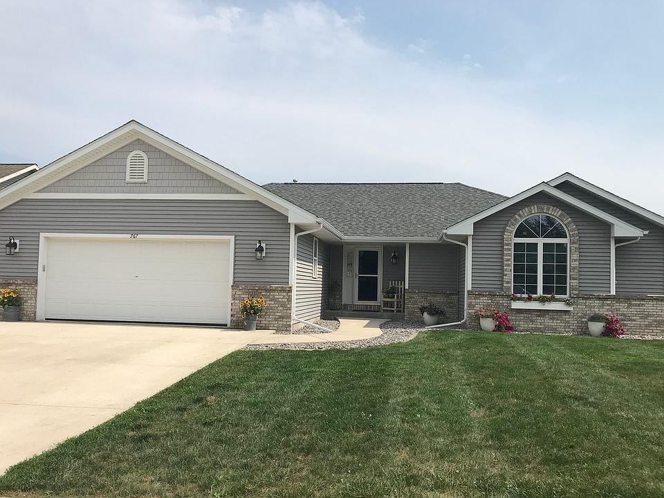 1st image of 767 Drumlin Dr