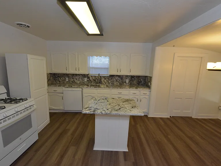 1598 State Highway 16 N — Photo 10
