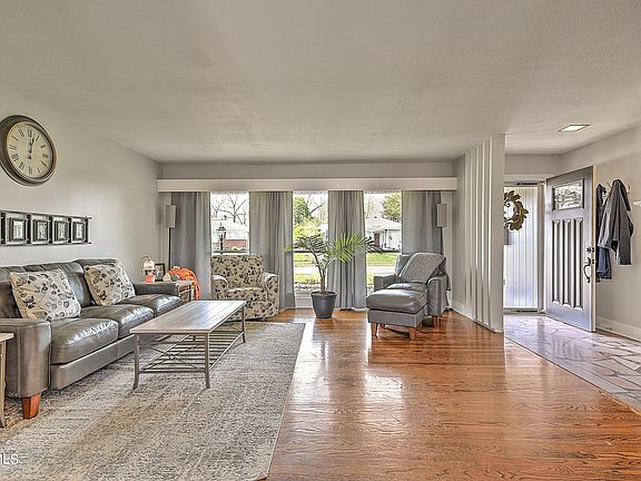5th image of 2108 Swannanoa Ave