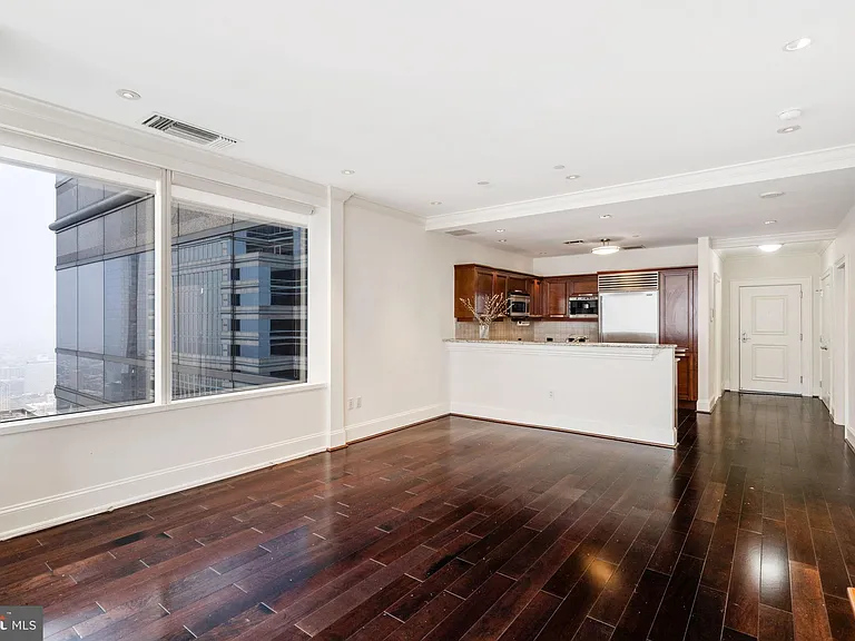 50 S 16th St #4304 — Photo 7