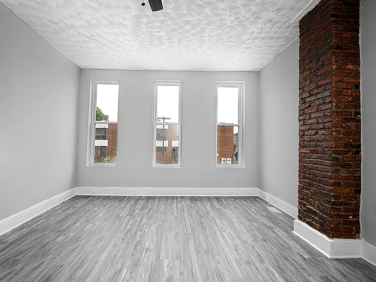 1832 Harlem Ave — Photo 9