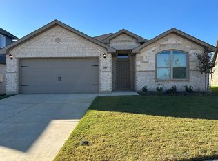 2009 Sesaro Dr, Aubrey, TX 76227