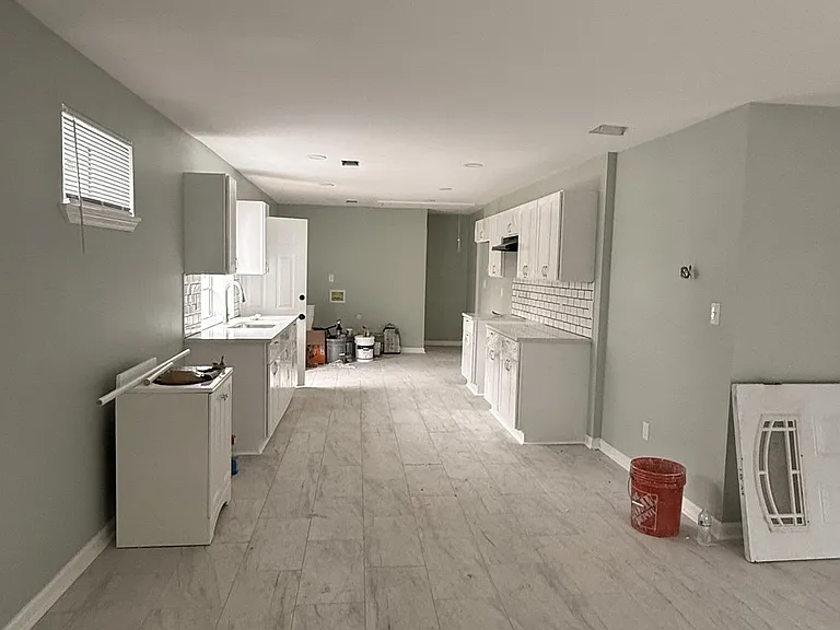 755 Pendleton St — Photo 2