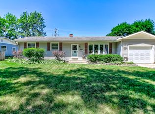 654 Aztec Dr, Carol Stream, IL 60188