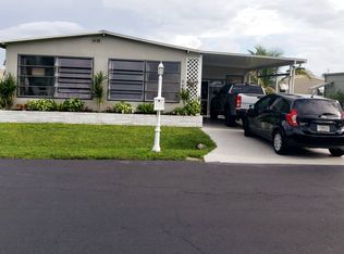 348 Ivywood Ln, Naples, FL 34112